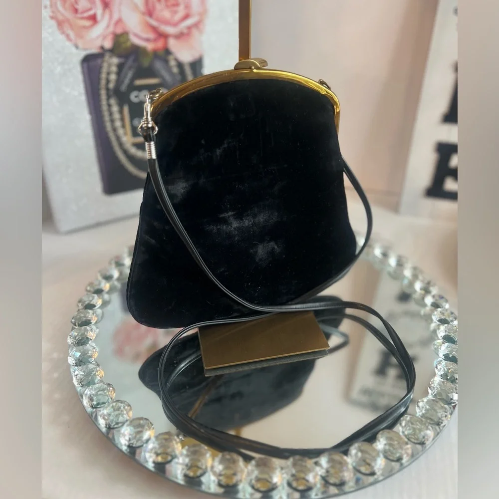 Vintage Morris Moskowitz Black velvet crossbody bag or clutch